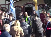 Βαρύ το κλίμα στο τελευταίο αντίο στον Βασίλη Καρρά στη γενέτειρά του, το Κοκκινοχώρι Καβάλας