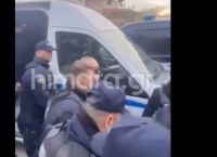 «Σηκωτός» και για 10 λεπτά αντί για 6 ώρες η «έξοδος» Μπελέρη για την κηδεία της γιαγιάς του