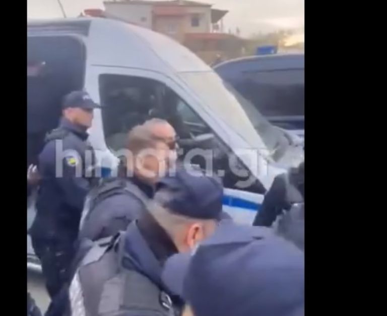 «Σηκωτός» και για 10 λεπτά αντί για 6 ώρες η «έξοδος» Μπελέρη για την κηδεία της γιαγιάς του