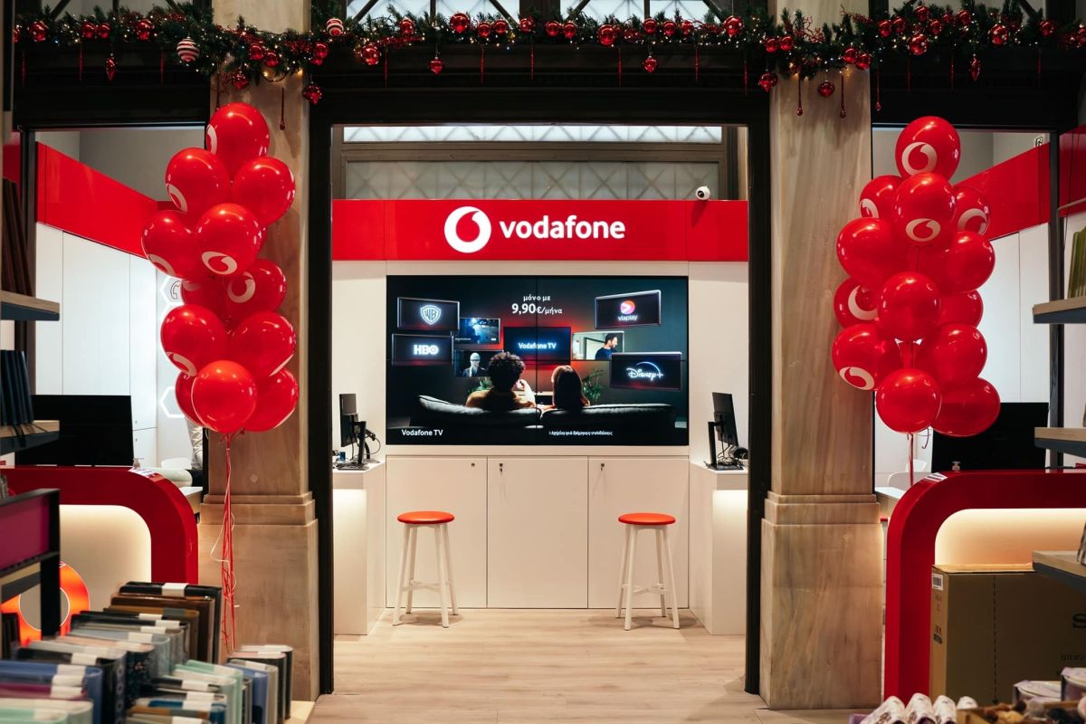 Vodafone και Public ενώνουν δυνάμεις και αρχίζουν από το Σύνταγμα