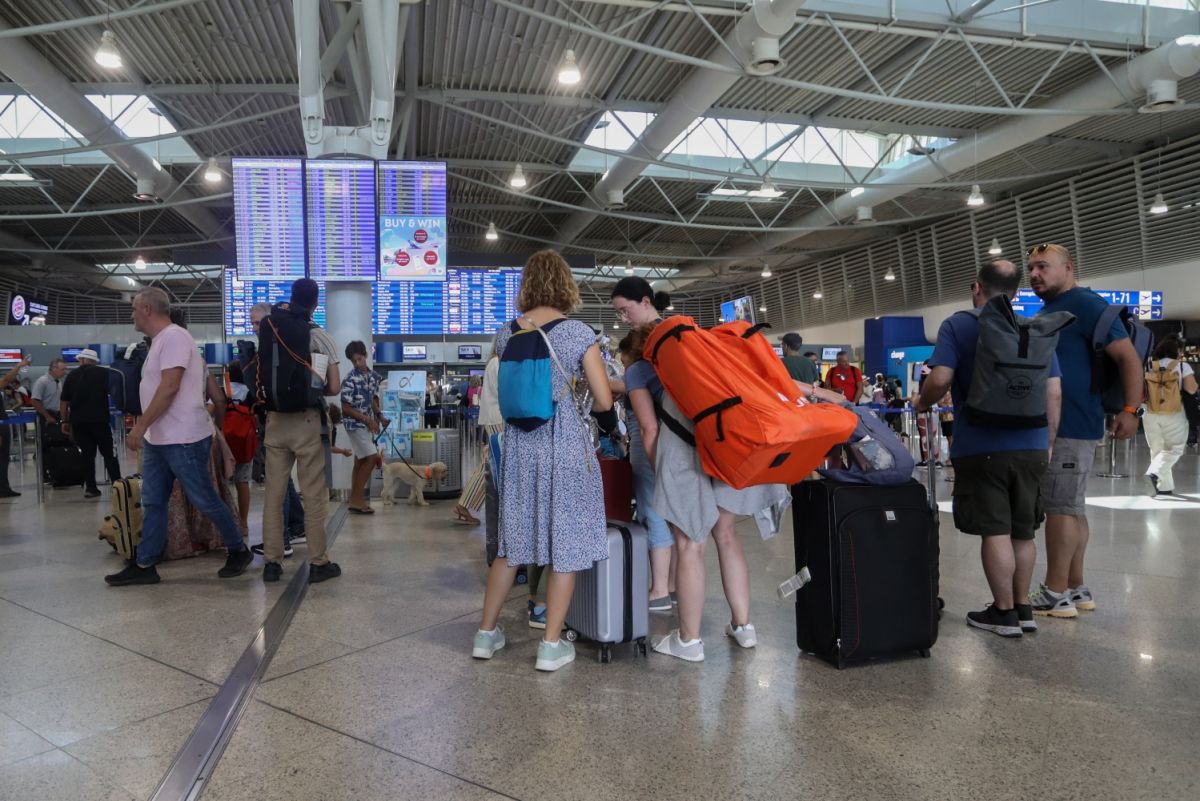 ΙΝΣΕΤΕ: Πάνω από 2 εκατ. οι αφίξεις στη χώρα, τον Οκτώβριο