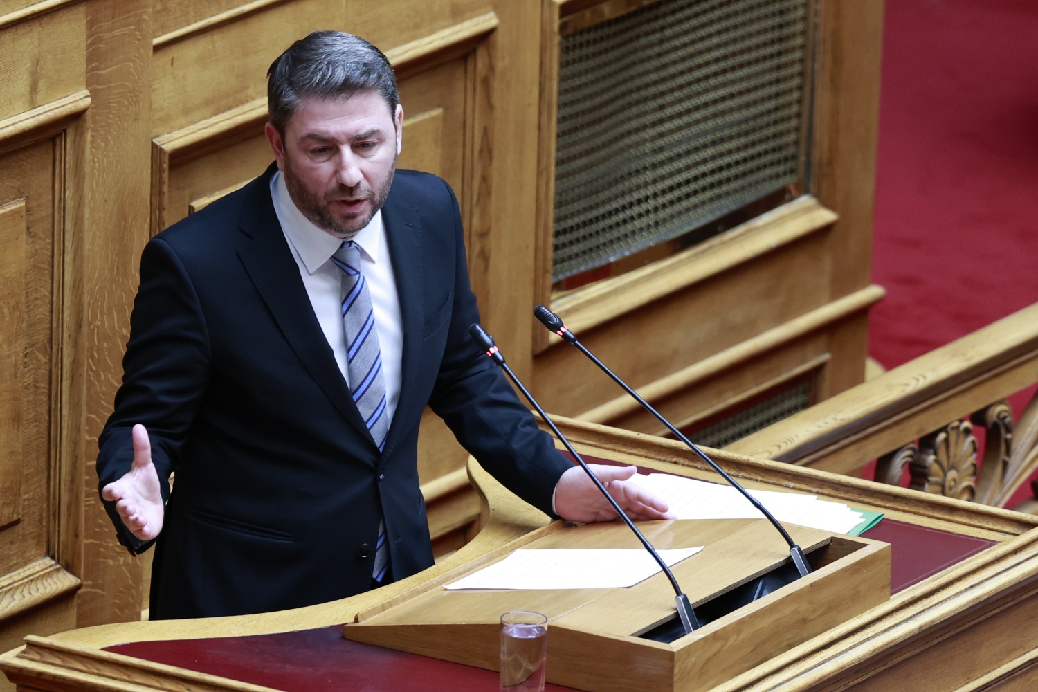 Ανδρουλάκης: Χαρακτηρίζετε συλλήβδην φοροφυγάδες τους ελεύθερους επαγγελματίες