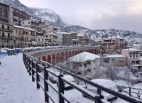 Oι ξενοδόχοι της Αράχωβας απαντούν στο cancel – Με τη λογική αυτή μην ξαναπάμε στην Σαλαμίνα