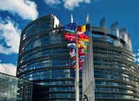 Κομισιόν: Προς συγκέντρωση 15 δισ. από ρωσικά assets υπέρ του Κιέβου