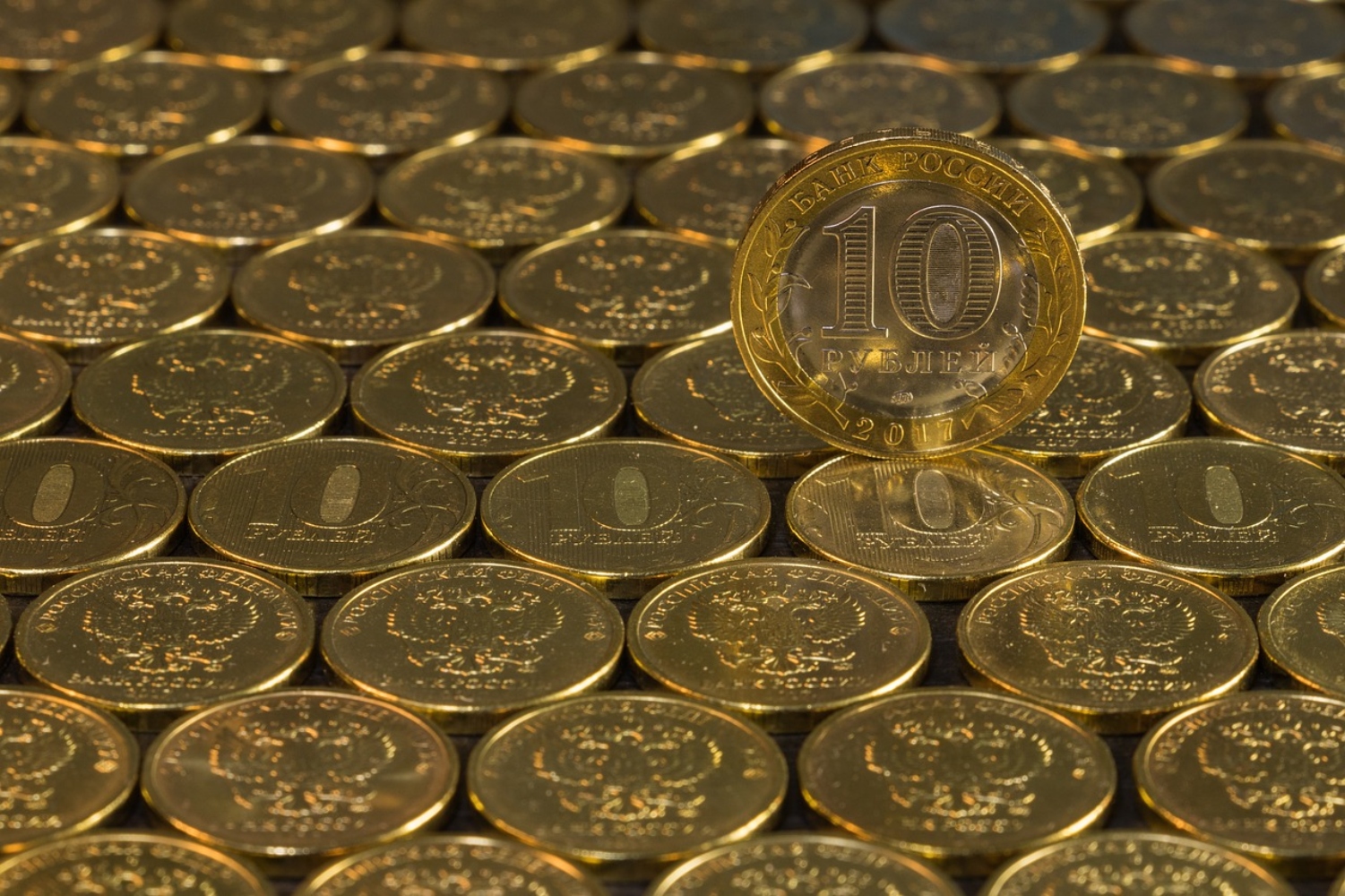 Ρωσία: 4,8 εκατ. κενές θέσεις εργασίας απειλούν την οικονομία