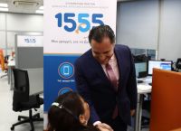 Γεωργιάδης: Επίσκεψη στο τηλεφωνικό κέντρο του ΕΦΚΑ – «Πρώτη φορά το κράτος θα πηγαίνει στον πολίτη»