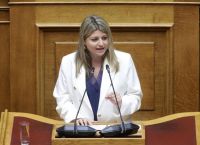 «Μια ιστορία που δεν επιτρέπει τα κενά»