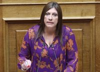 Κωνσταντοπούλου στη Βουλή: Καταψηφίζουμε τον προϋπολογισμό σε όλα τα πεδία