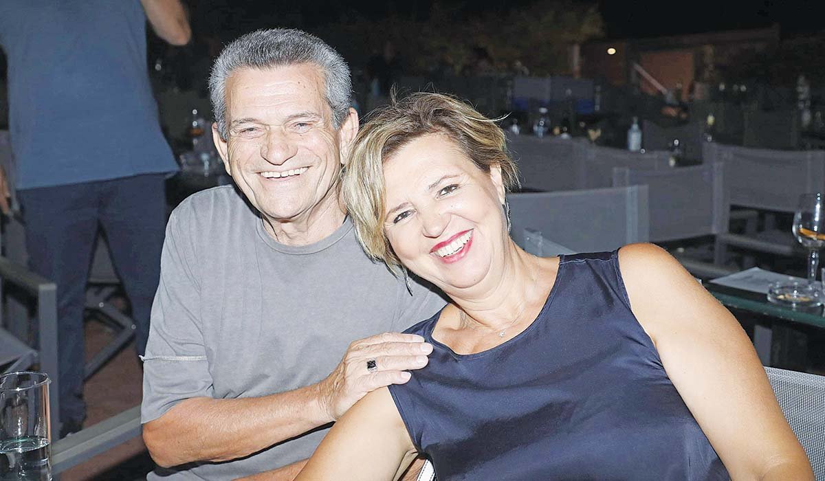 Το ζεϊμπέκικο της Όλγας Γεροβασίλη πάνω στην πίστα νυχτερινού κέντρου στην πρεμιέρα του Γιώργου Μαργαρίτη
