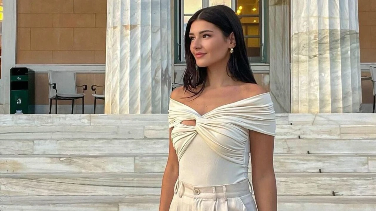 Μελαχρινή καλλονή, δουλεύει στη Βουλή: Η Κωνσταντίνα Μητσοτάκη είναι μία από τις πιο όμορφες Ελληνίδες