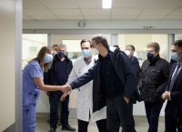 Επίσκεψη Μητσοτάκη στη νέα ΜΑΦ για αγγειακά εγκεφαλικά επεισόδια στο Αττικόν