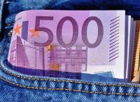 Πρόστιμα για πληρωμές με μετρητά άνω των 500 ευρώ – Σε ισχύ το νέο μέτρο για τη φοροδιαφυγή