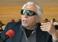 Τάσος Μπουγάς: «Δεν ήταν Ελληνίδα η γυναίκα που με θώπευσε στην πίστα, οι Ελληνίδες δεν κάνουν τέτοια»