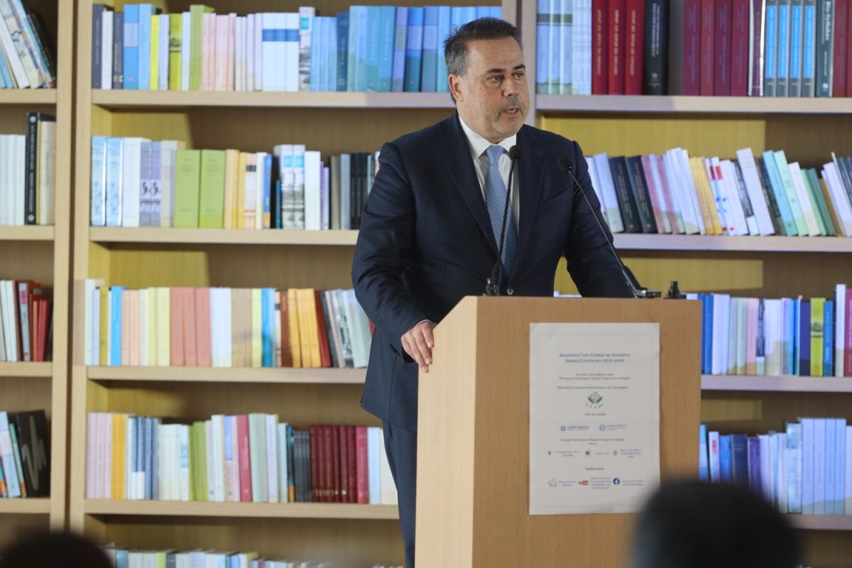 Παπασταύρου: Αταλάντευτη η δέσμευση της κυβέρνησης να εξαλειφθούν τα εμπόδια για τα άτομα με αναπηρία