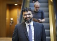 Βασιλειάδης: Ο ΣΥΡΙΖΑ δεν χρειάζεται «πατερούλη», αλλά σοβαρές πολιτικές λύσεις