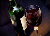 Αλλαγές στις ετικέτες των κρασιών – Υποχρεωτική στο εξής η αναγραφή της σύνθεσης Αλλαγές στις ετικέτες των κρασιών – Υποχρεωτική στο εξής η αναγραφή της σύνθεσης