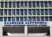 Φρίκη στα Καλύβια: Ποινική δίωξη στον 16χρονο πατροκτόνο – Καταγγελίες για κακοποίηση