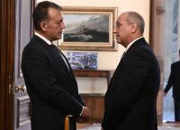 Economou, Vroutsis submit file with 200 names linked to soccer fan violence to Supreme Court prosecutor