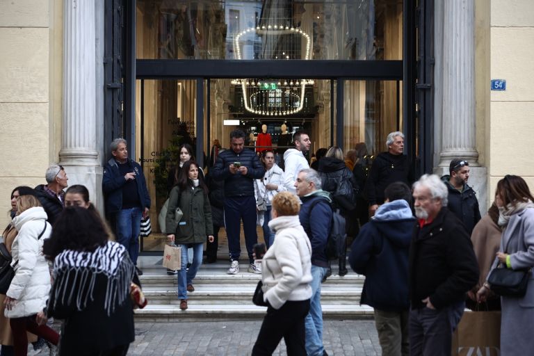 Σε εφαρμογή από σήμερα το εορταστικό ωράριο