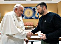 Ζελένσκι: Συζήτησα με τον πάπα Φραγκίσκο για την «ειρηνευτική φόρμουλα» του Κιέβου