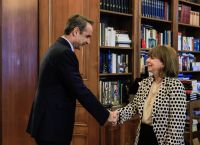 Μητσοτάκης σε Σακελλαροπούλου: Βρισκόμαστε σε τροχιά σημαντικών αλλαγών