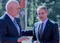 Ο αυταρχισμός του Έντι Ράμα και το ελληνικό ενδιαφέρον
