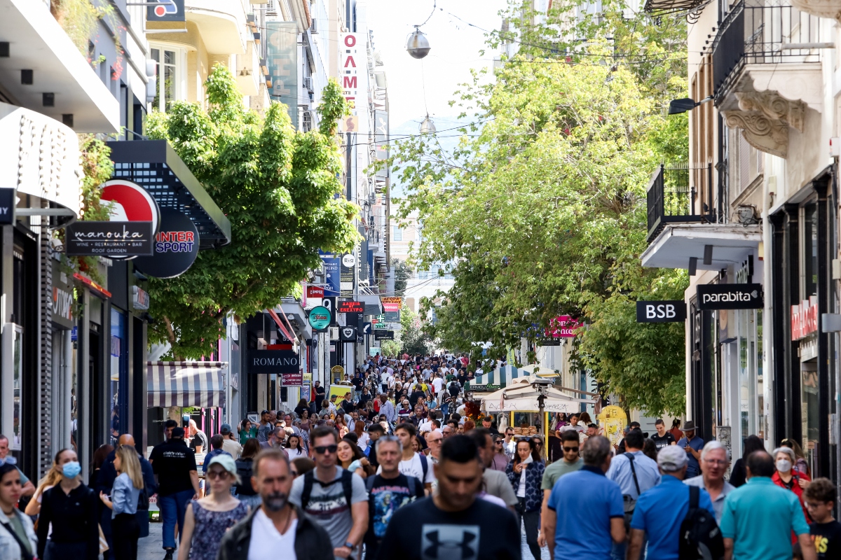 Η ακρίβεια στο επίκεντρο της πολιτικής αντιπαράθεσης