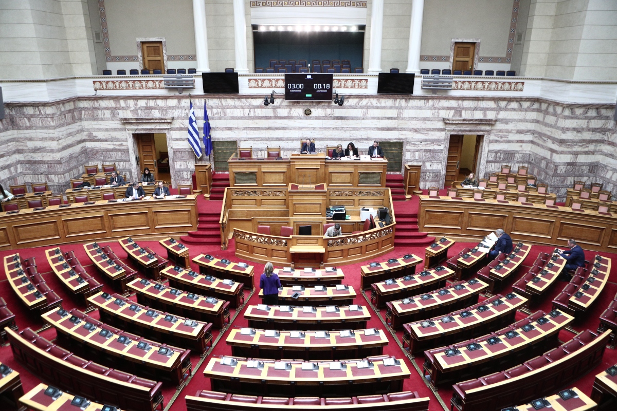 Χαμηλή η συναίνεση της αντιπολίτευσης στα κυβερνητικά ν/σ