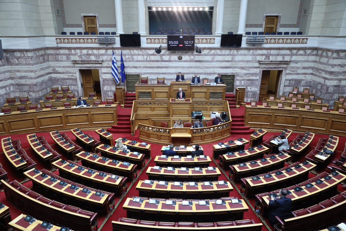 Την άρση ασυλίας πέντε βουλευτών ψήφισε η Ολομέλεια της Βουλής