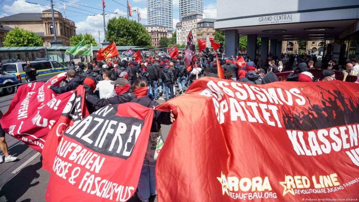 Γερμανία – Ημέρα Μνήμης του Ολοκαυτώματος: Μαζικές διαδηλώσεις κατά της ακροδεξιάς