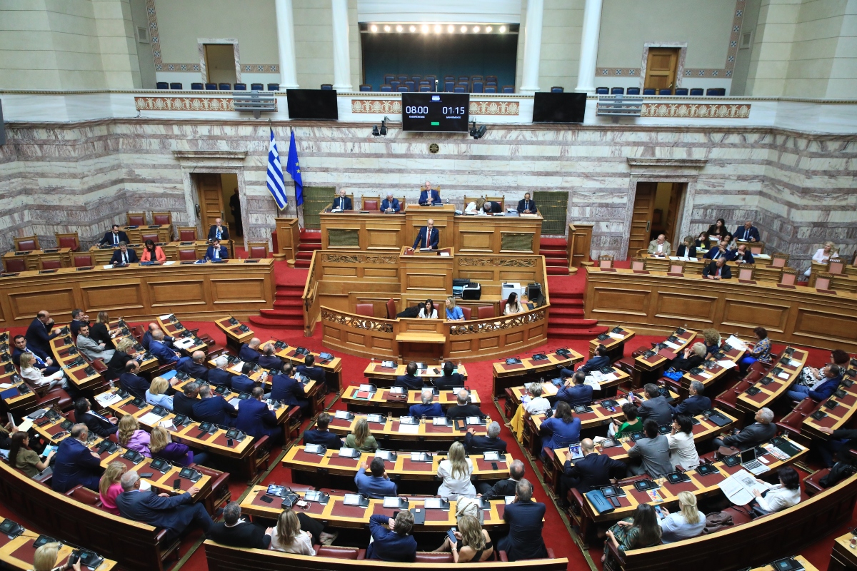 Γάμος ομόφυλων ζευγαριών: Πιθανή η νομοθέτηση πριν τις ευρωεκλογές