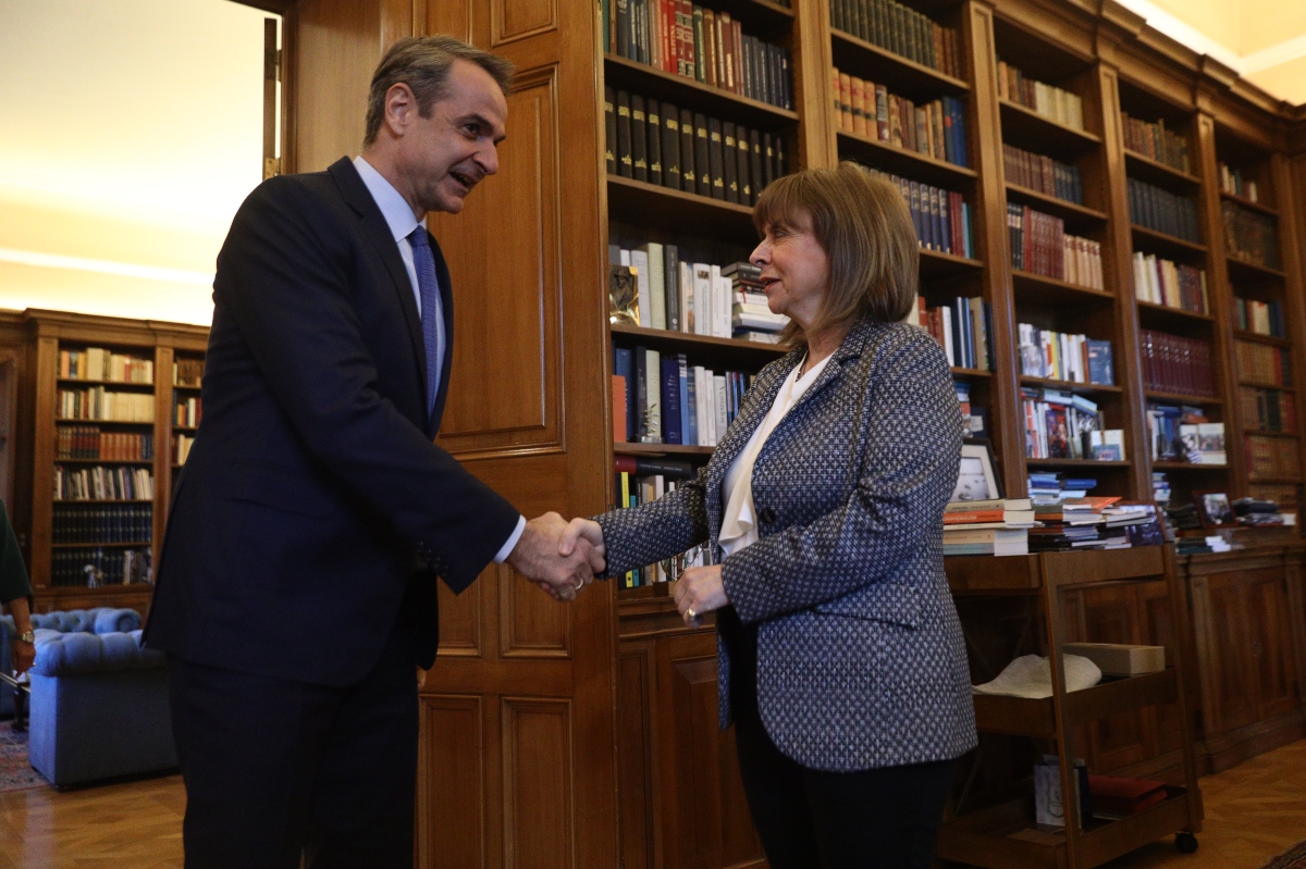 Μητσοτάκης σε Σακελλαροπούλου για F-35, ΑΕΙ και αγρότες