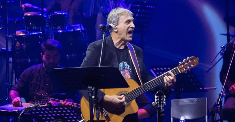 Τι είπε ο Γιώργος Νταλάρας στο φινάλε των εμφανίσεων του [VID]