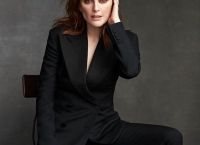H Julianne Moore παραδίδει μαθήματα ζωής και αποκαλύπτει πτυχές του εαυτού της