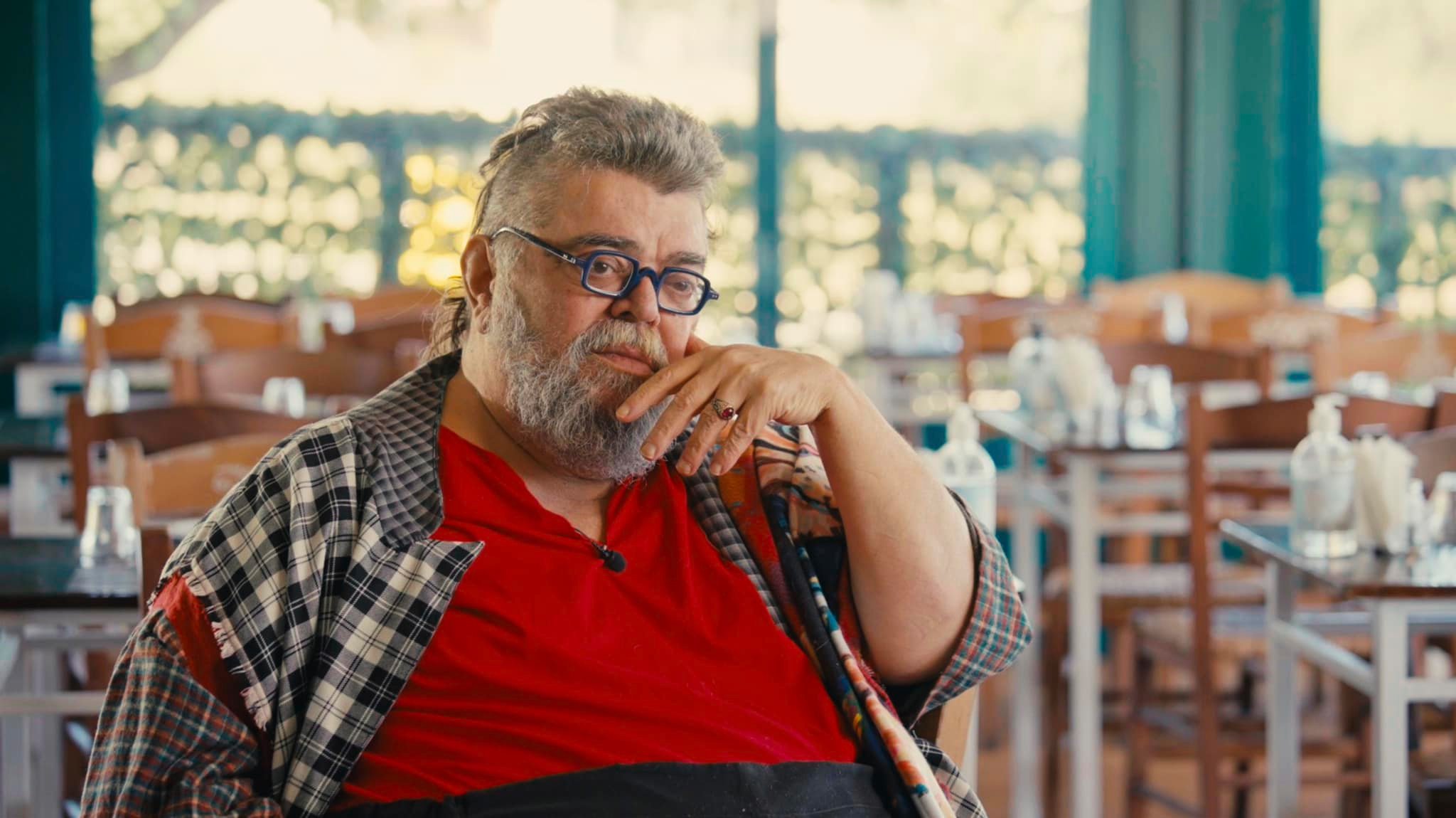 Κραουνάκης: Μπερδεύει με τις αναρτήσεις του – Δύο διαφορετικές θέσεις για τον Νταλάρα
