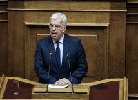 Στράτος Σιμόπουλος: Δεν δέχομαι να αποσταθεροποιηθεί η παραδοσιακή οικογένεια
