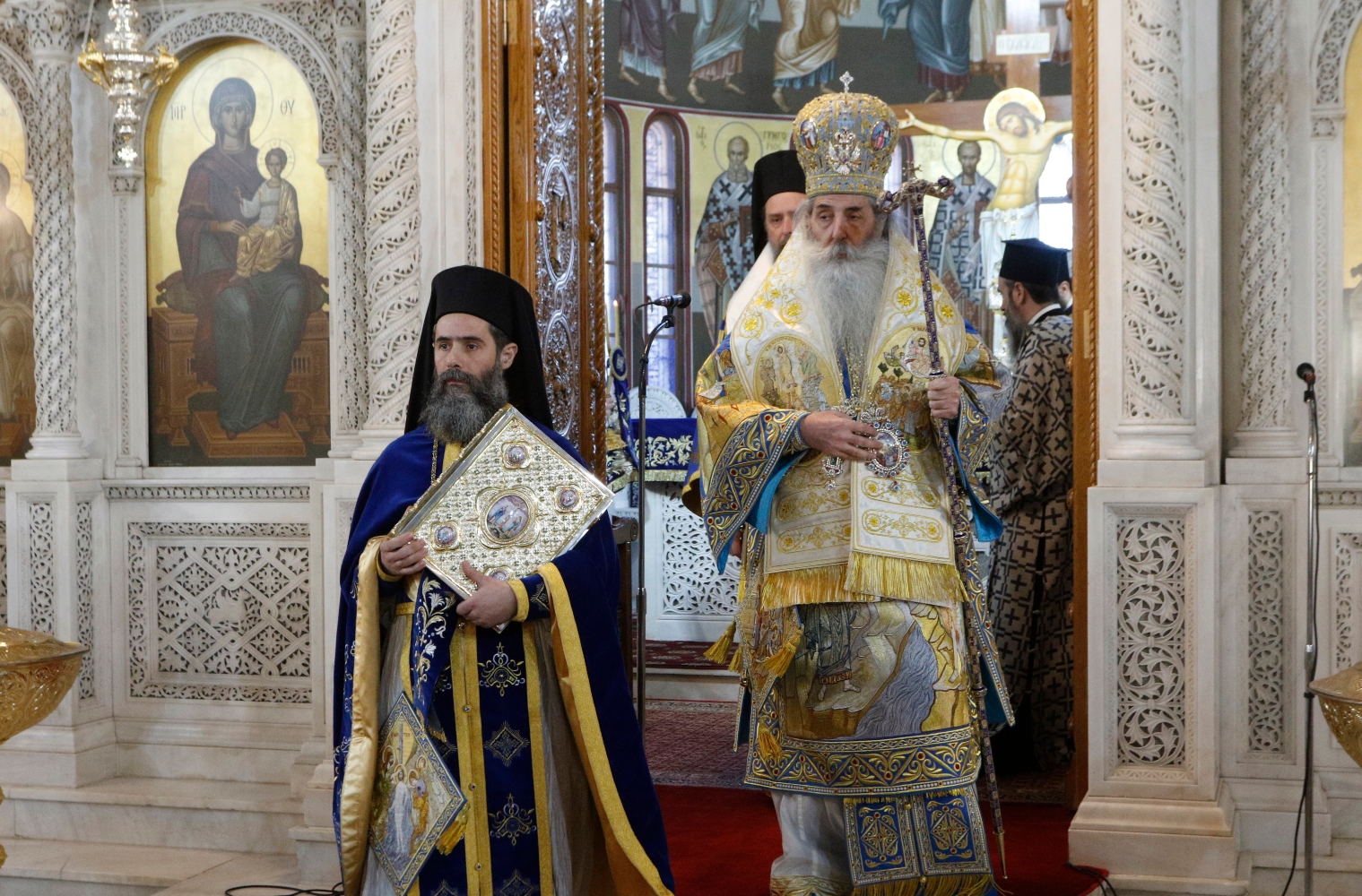 Μητροπολίτης Πειραιώς: Αν βαπτίσουμε τα παιδιά των ομοφυλόφιλων θα γίνουν κι αυτά ομοφυλόφιλα