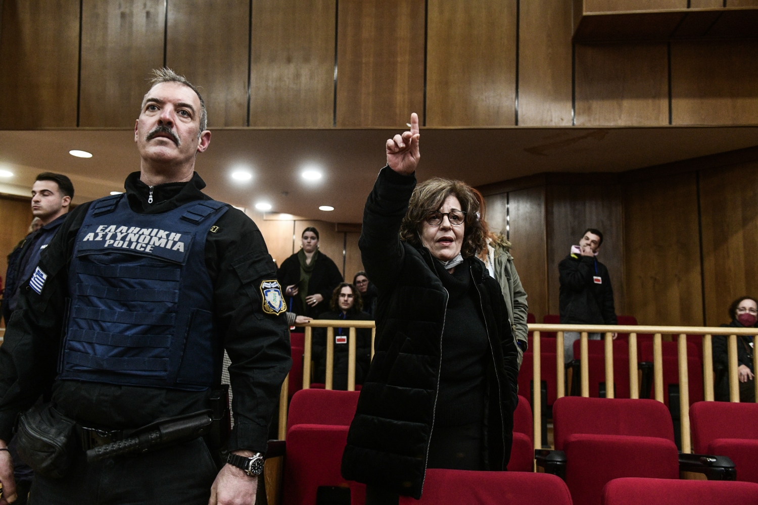 Spiegel: Το παράδειγμα της Ελλάδας κατά της ακροδεξιάς