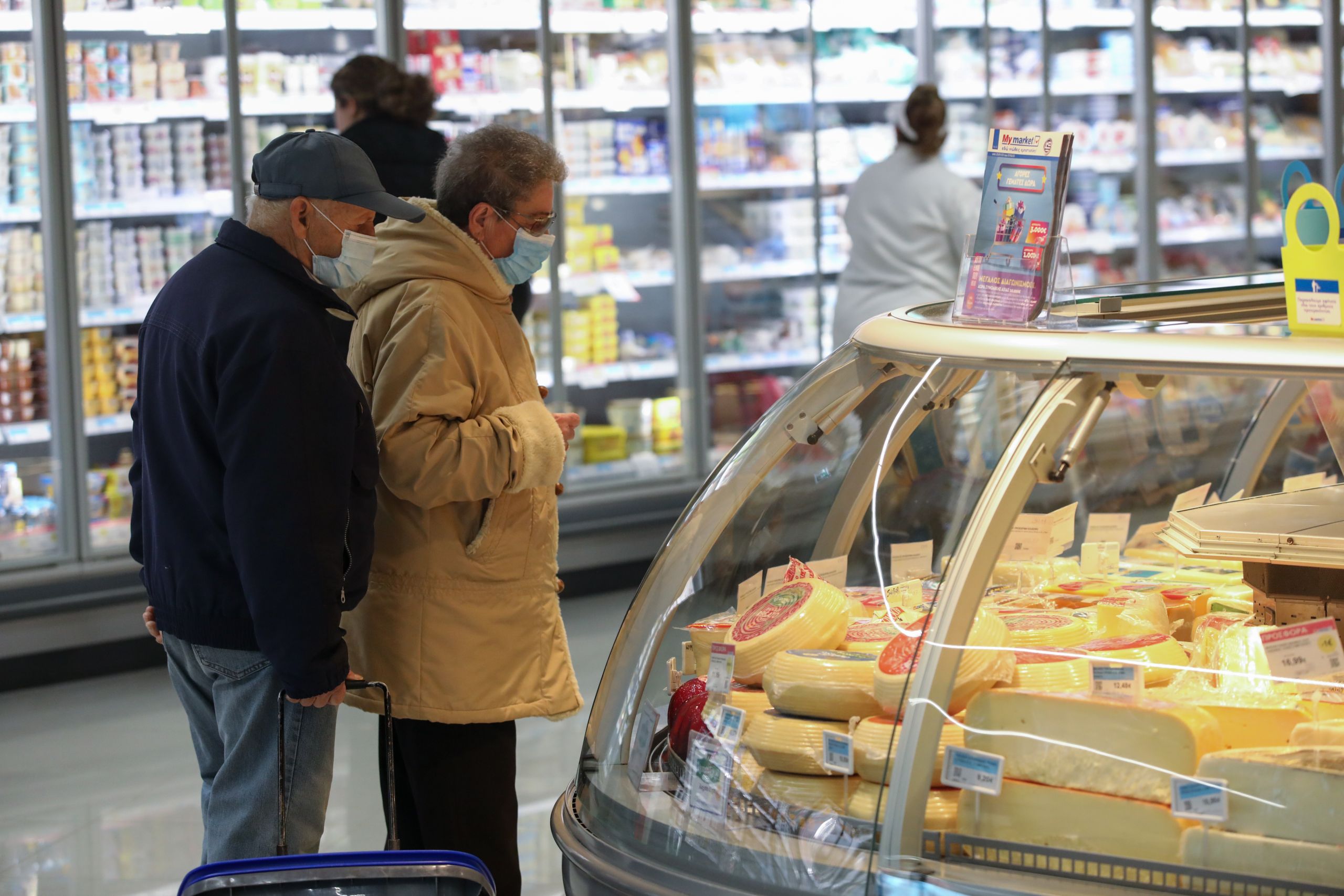 Ακρίβεια: Εκτός ελέγχου οι ανατιμήσεις σε κρέατα, ψάρια και τυρί [vid]
