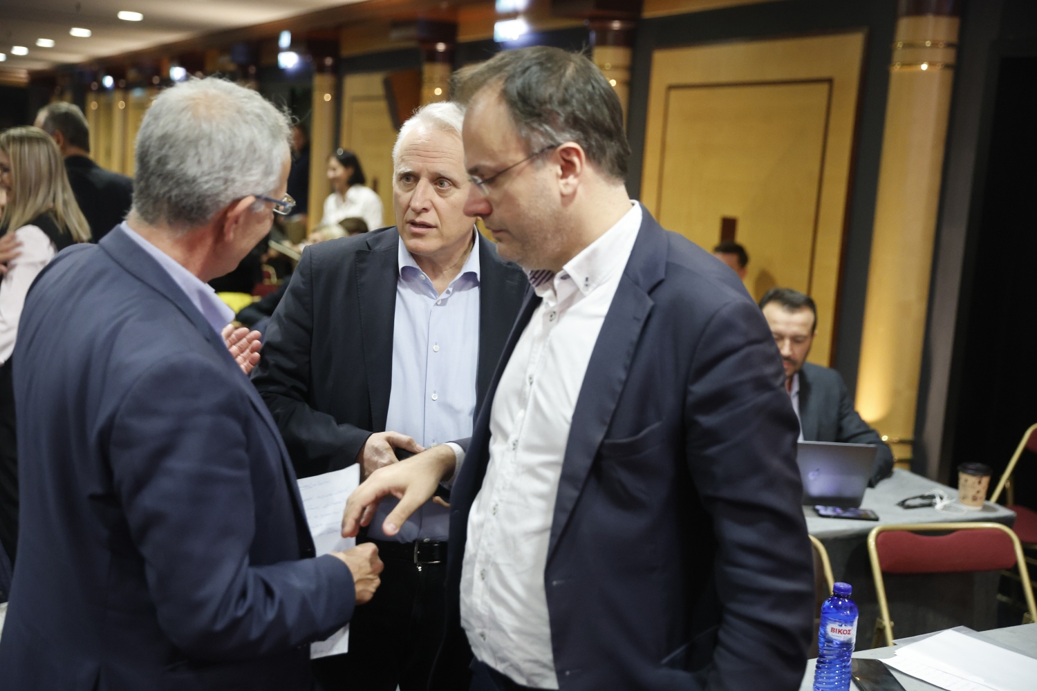 Δημοψήφισμα για ένταξη στους Ευρωπαίους Σοσιαλιστές πρότειναν Θεοχαρόπουλος, Ζαχαριάδης,Ραγκούσης