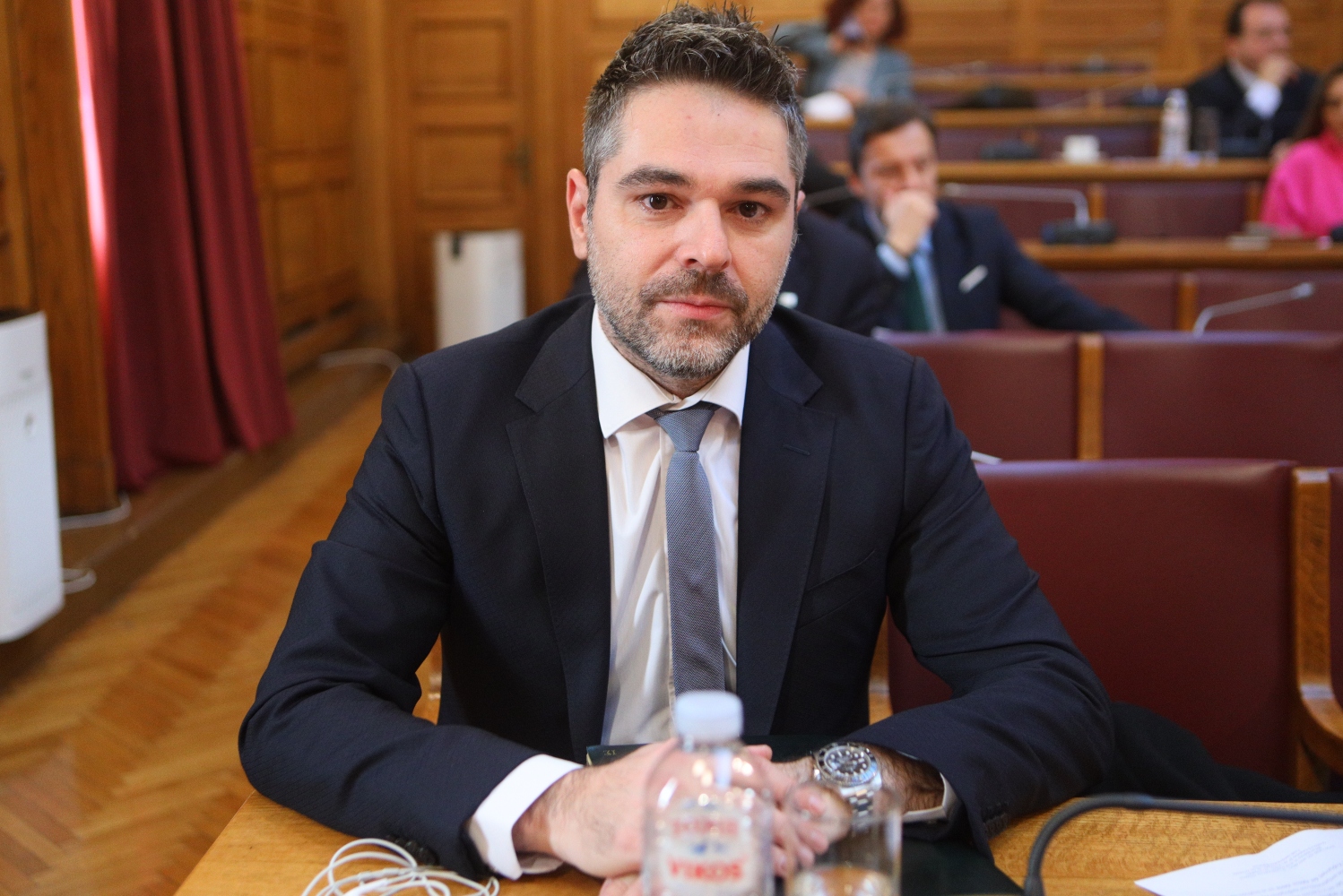 Aναταραχή στον ΣΥΡΙΖΑ: Διαφωνεί ο Σαρακιώτης με την κομματική πειθαρχία Κασσελάκη για τα ομόφυλα ζευγάρια