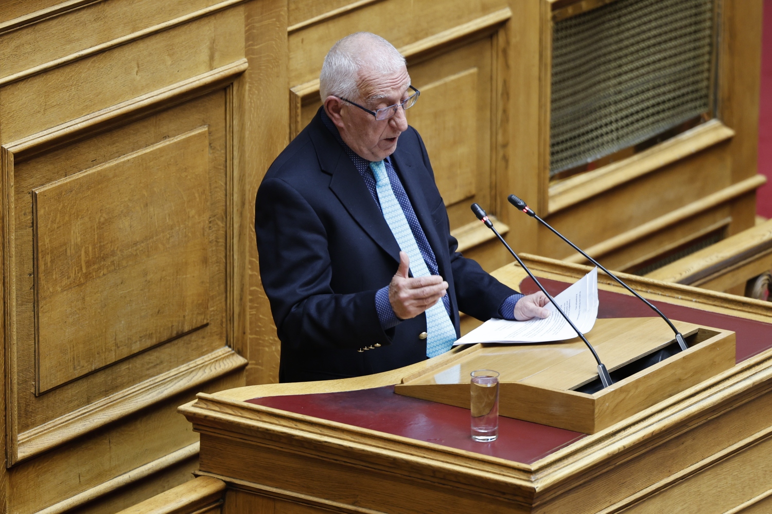 Κακλαμάνης για ομόφυλα ζευγάρια: Όποιος δεν ψηφίζει νομοσχέδιο, παραιτείται