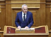Αποστολάκης: Είκοσι μέρες θα πάει στον στρατό ο Στέφανος Κασσελάκης και το υπόλοιπο θα το εξαγοράσει