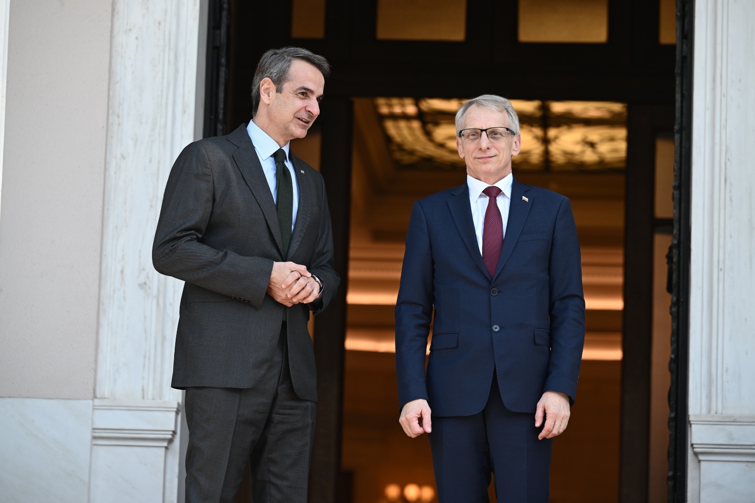 Συνάντηση Μητσοτάκη με τον πρωθυπουργό της Βουλγαρίας για θέματα διμερούς συνεργασίας