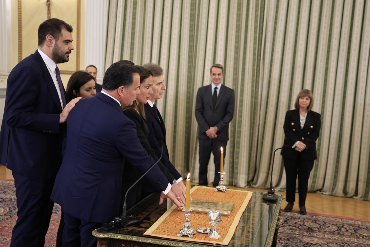 Ορκίστηκαν οι νέοι υπουργοί και υφυπουργοί [vid]