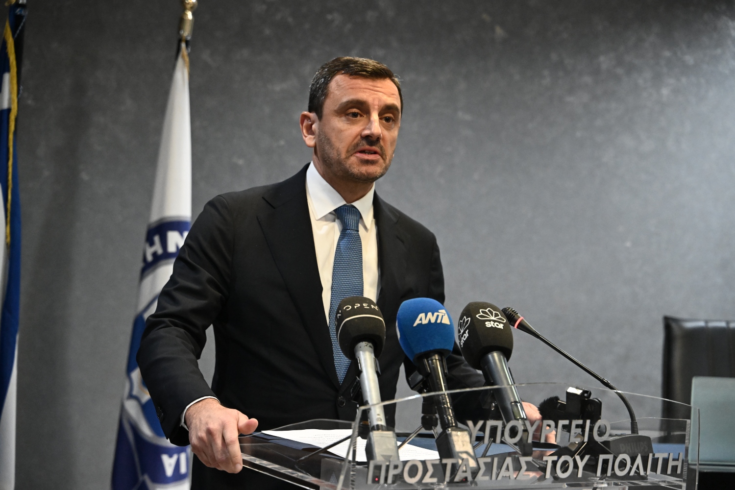 Νικολακόπουλος: Το νομοθετικό πλαίσιο απαγορεύει στους αστυνομικούς την άσκηση άλλου επαγγέλματος