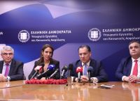 Σε θετικό κλίμα η παράδοση – παραλαβή στο υπουργείο Εργασίας [vid]