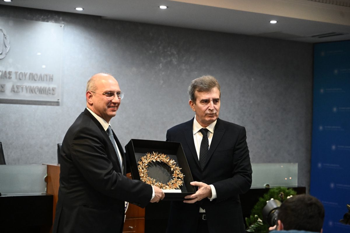Αλλαγή στο υπουργείο Προστασίας του Πολίτη – Ο Οικονόμου παρέδωσε στον Χρυσοχοϊδη