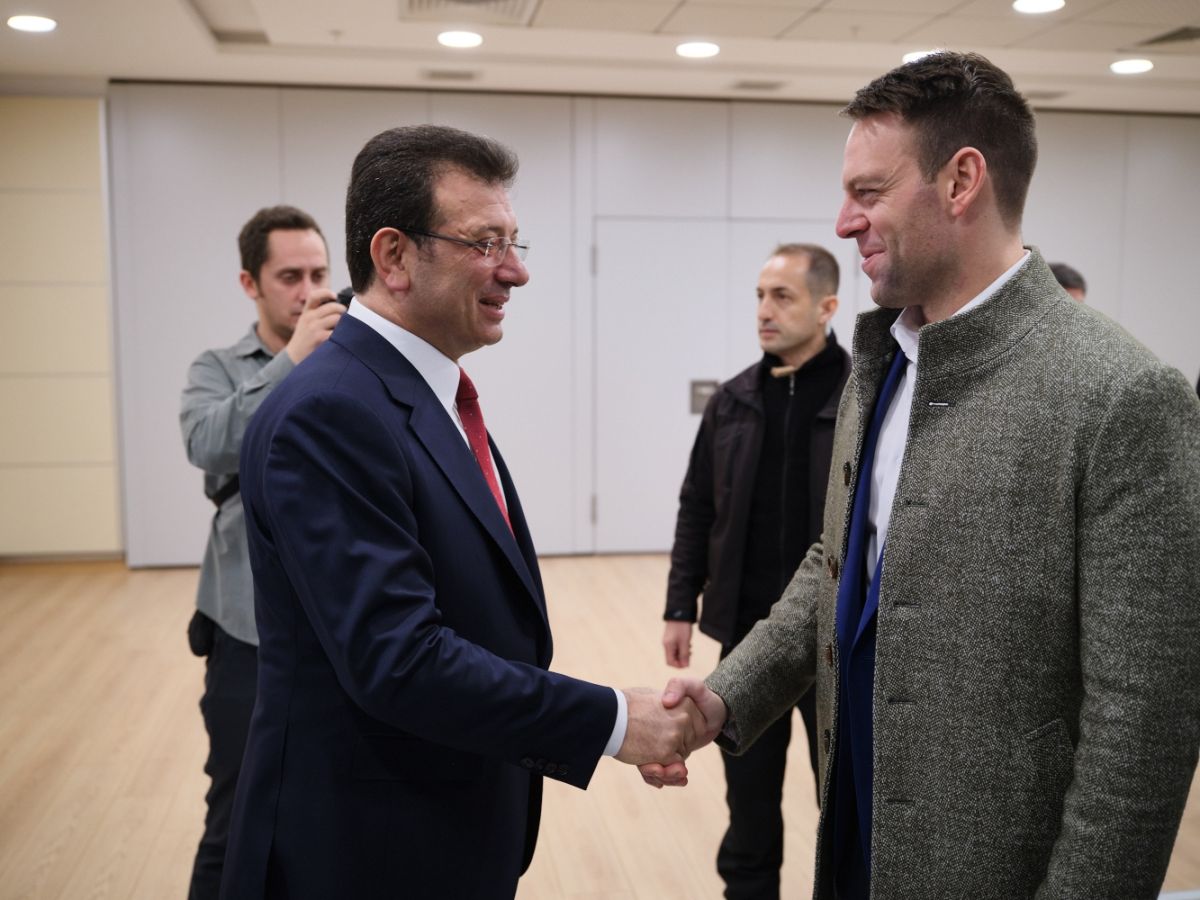 Ο Κασσελάκης συναντήθηκε με τον Εκρέμ Ιμάμογλου στην Κωνσταντινούπολη