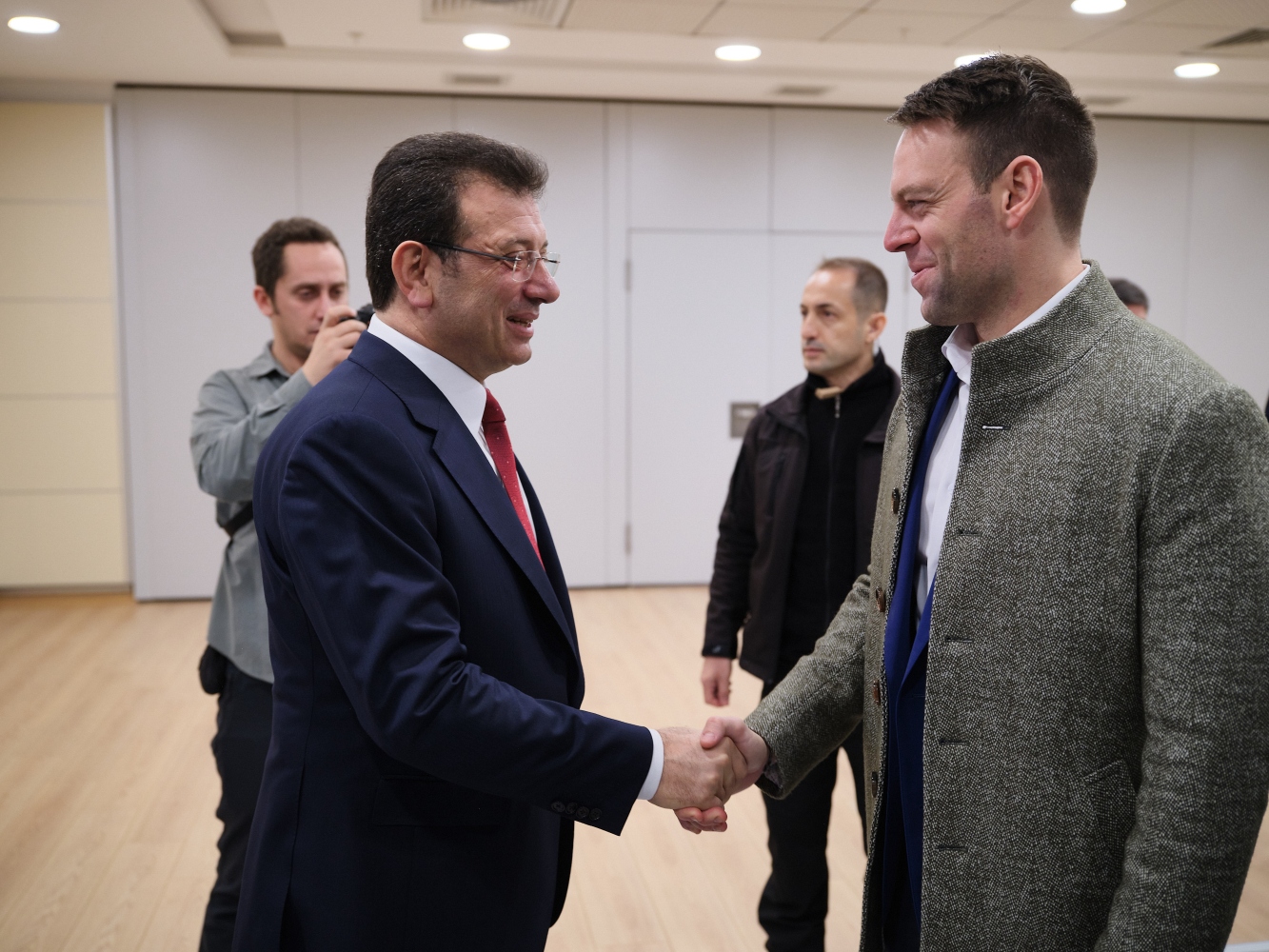 Ο Κασσελάκης συναντήθηκε με τον Εκρέμ Ιμάμογλου στην Κωνσταντινούπολη